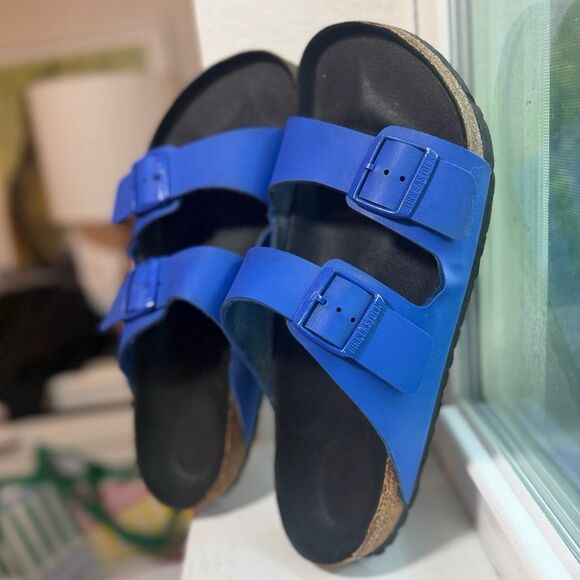 Birkenstock Men’s Arizona Sandals in Ultra Blue with Black Soles Size 44 main image 7